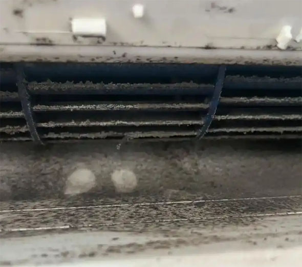 合肥空调吹的风有股烧焦味是怎么回事